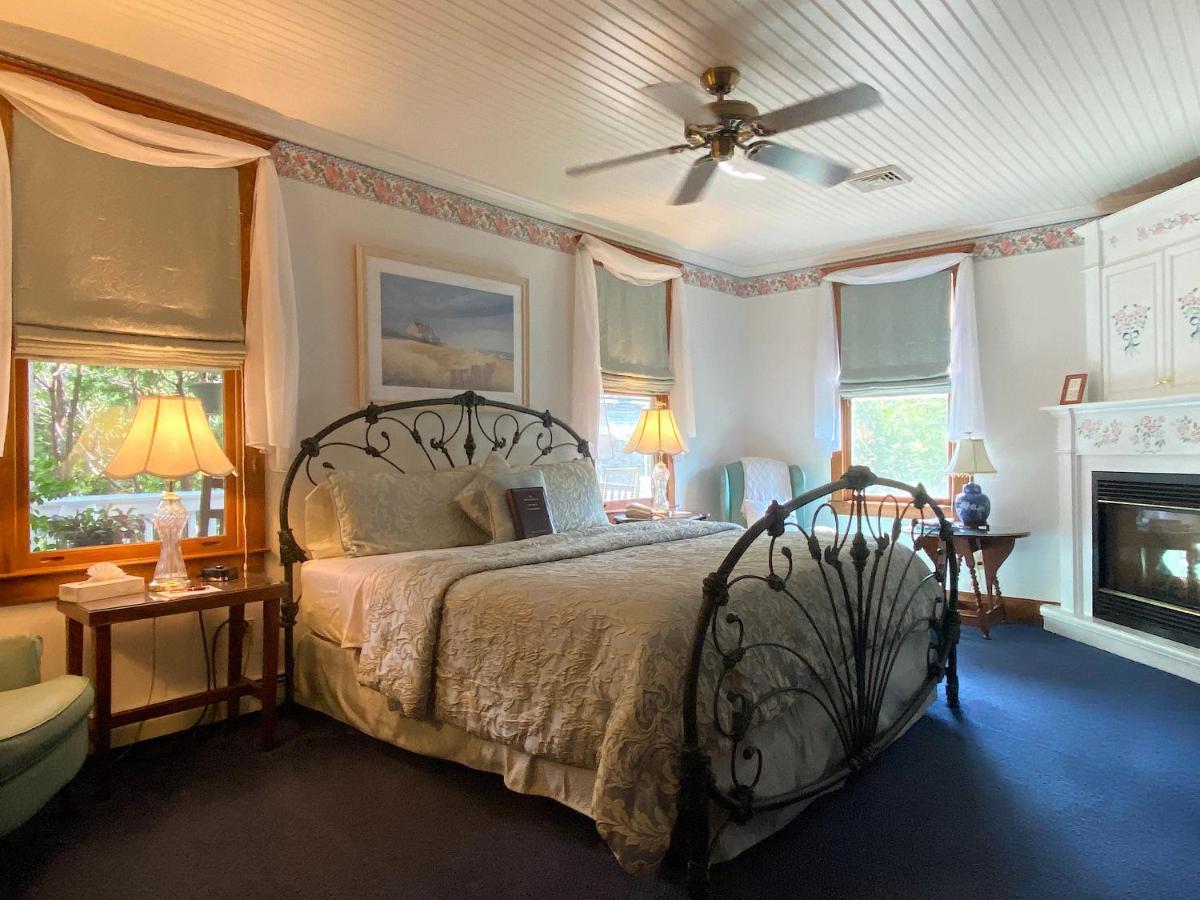 Palmer House Inn ファルマス エクステリア 写真