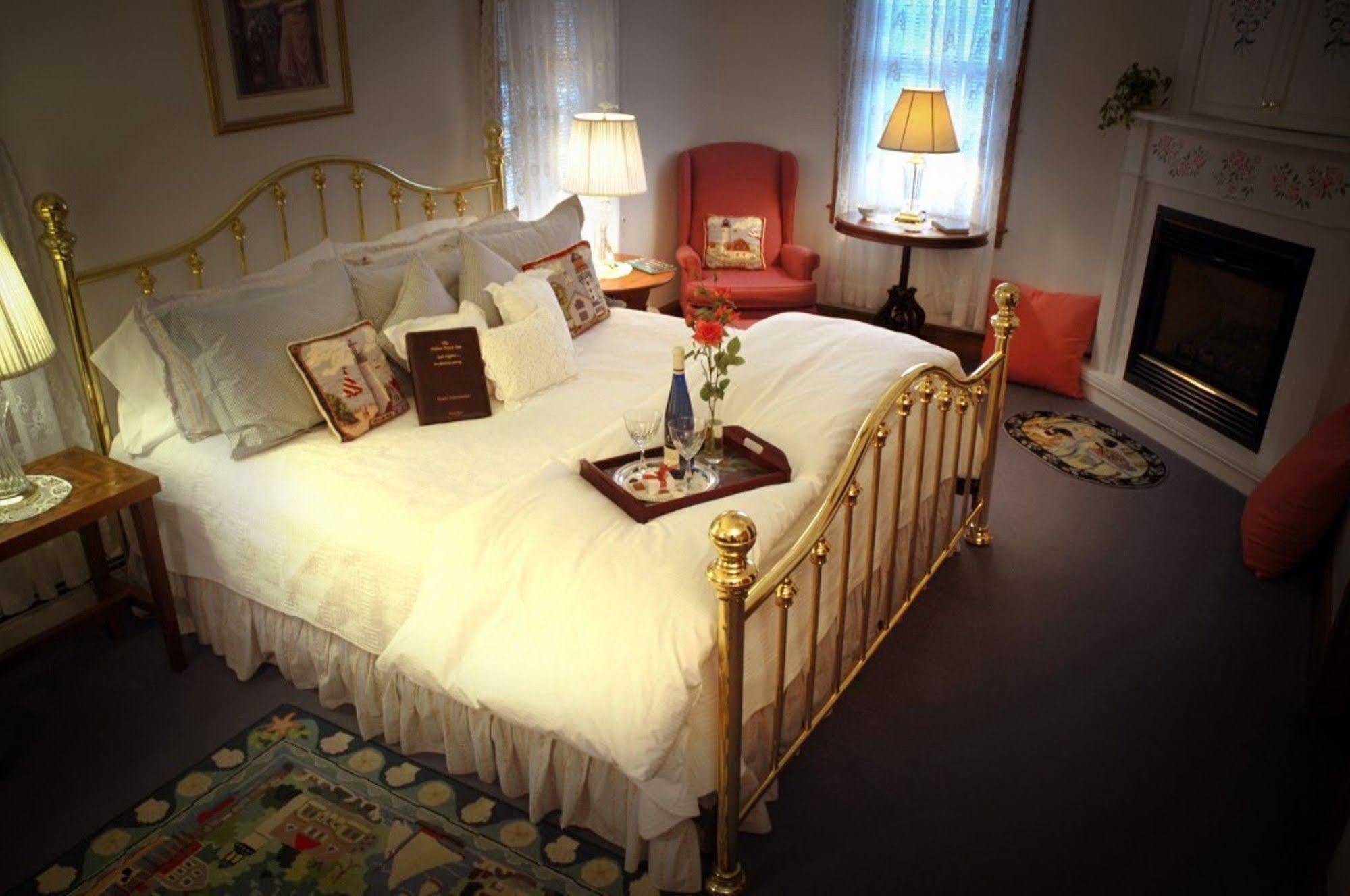 Palmer House Inn ファルマス エクステリア 写真