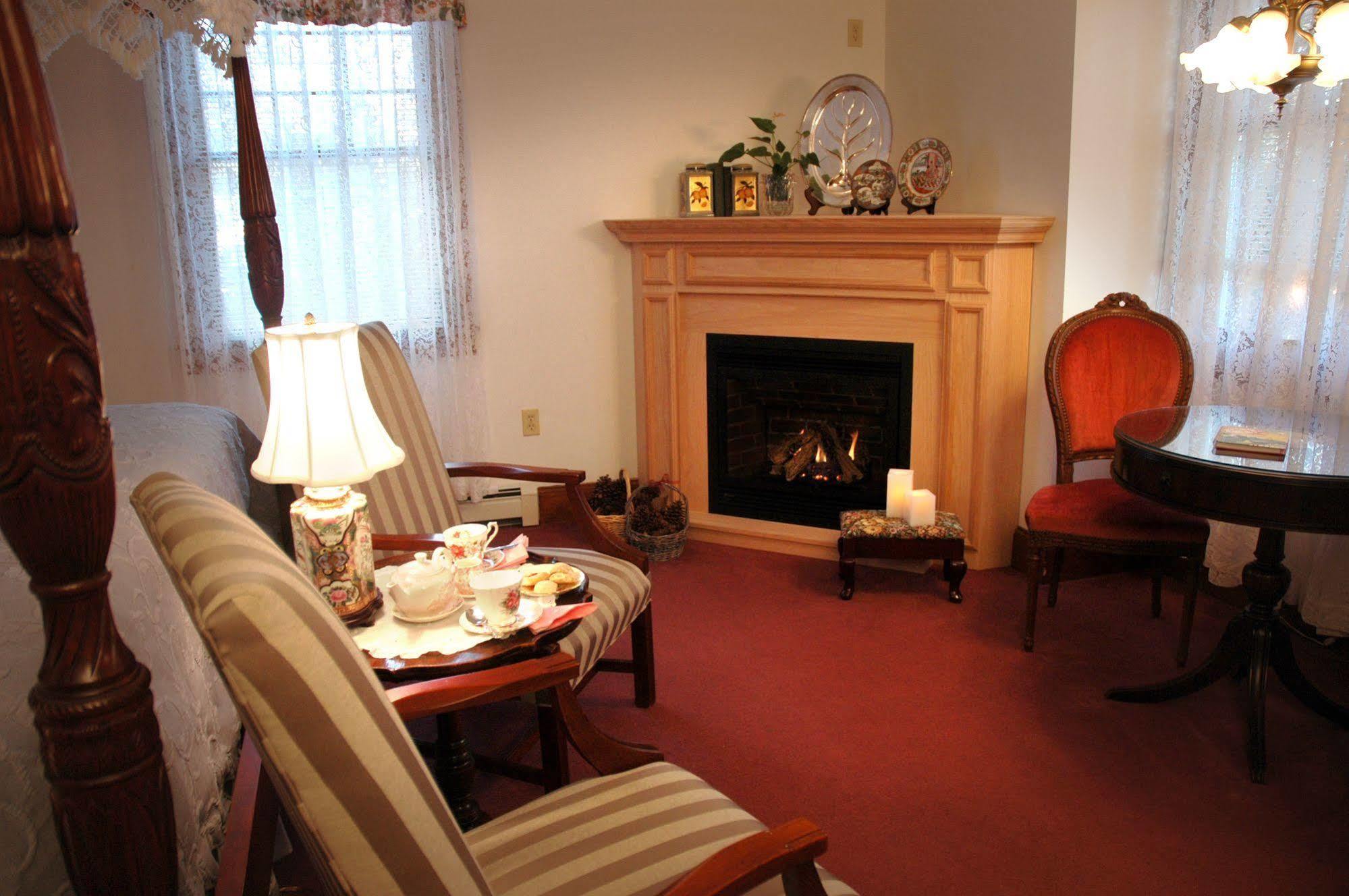 Palmer House Inn ファルマス エクステリア 写真