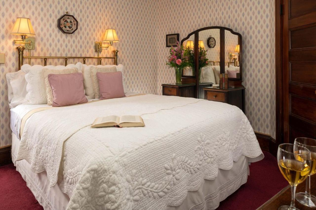 Palmer House Inn ファルマス エクステリア 写真