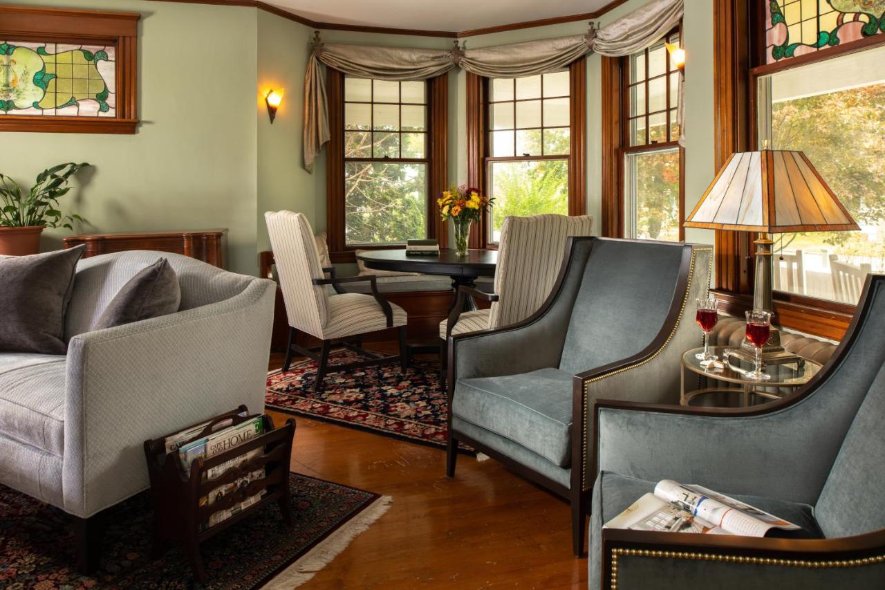 Palmer House Inn ファルマス エクステリア 写真