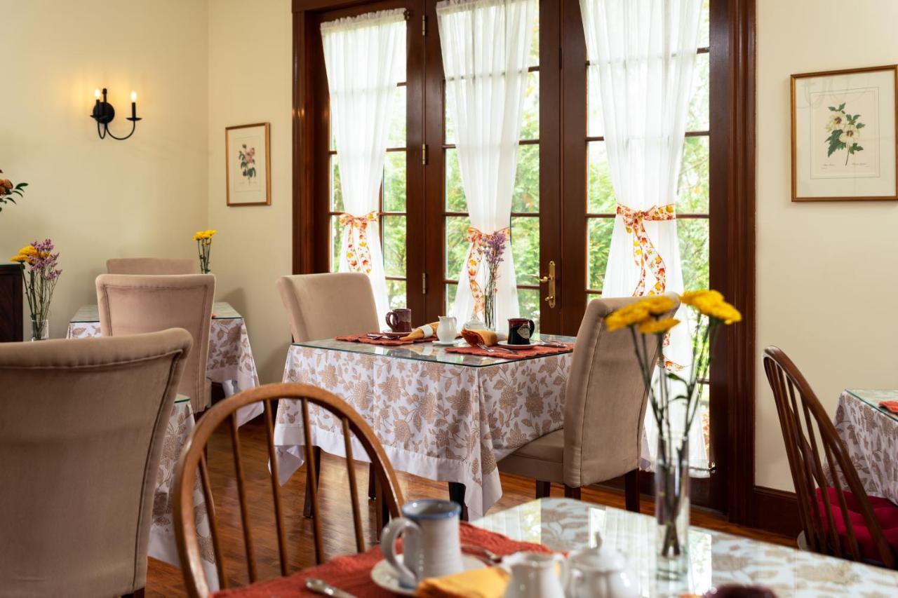 Palmer House Inn ファルマス エクステリア 写真
