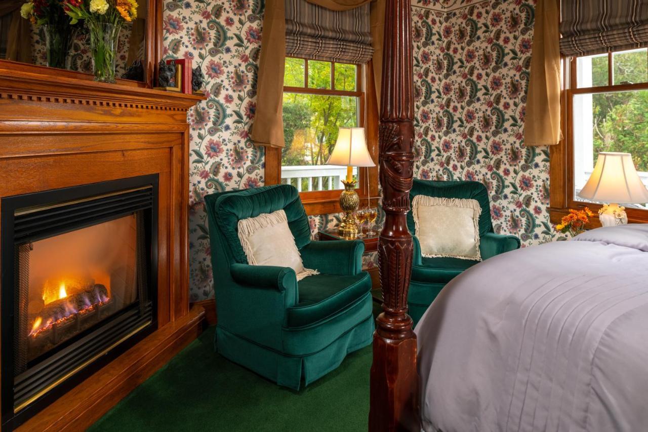 Palmer House Inn ファルマス エクステリア 写真