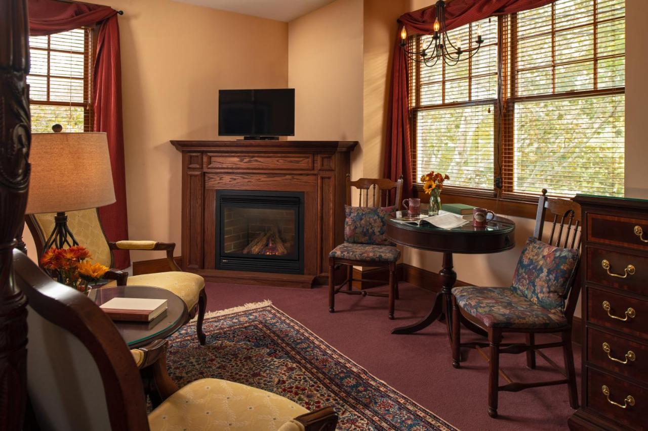 Palmer House Inn ファルマス エクステリア 写真